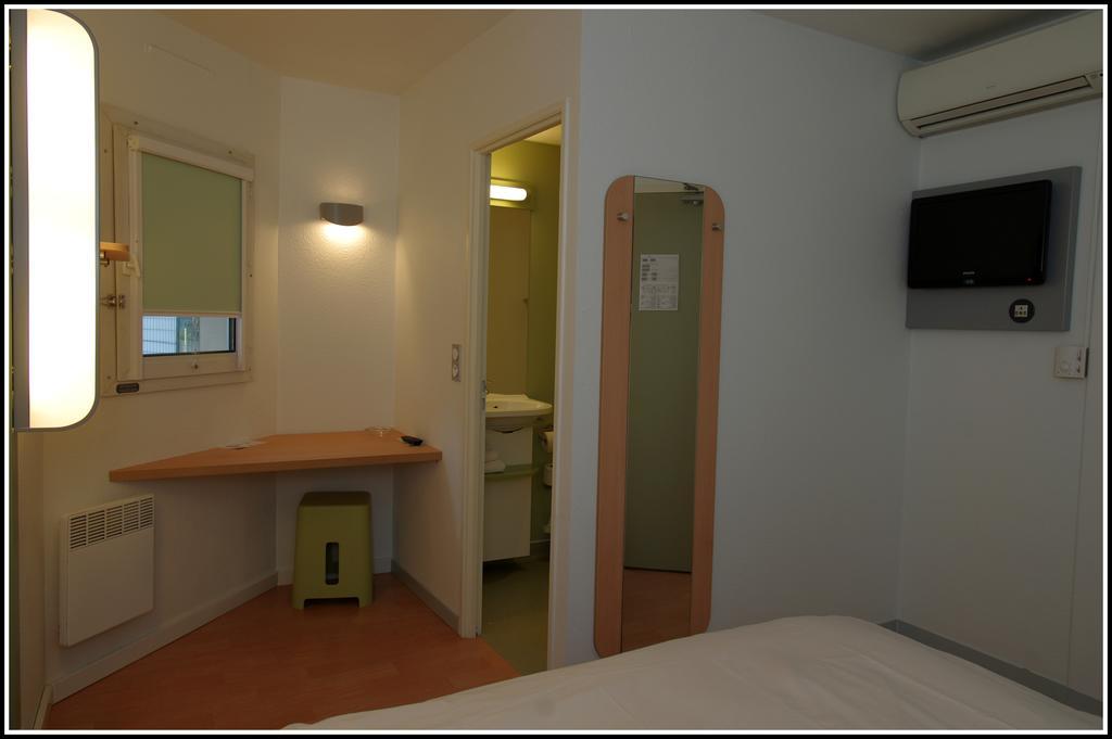 Ibis Budget Lyon Sud St Genis Laval Hotel Saint-Genis-Laval Quarto foto