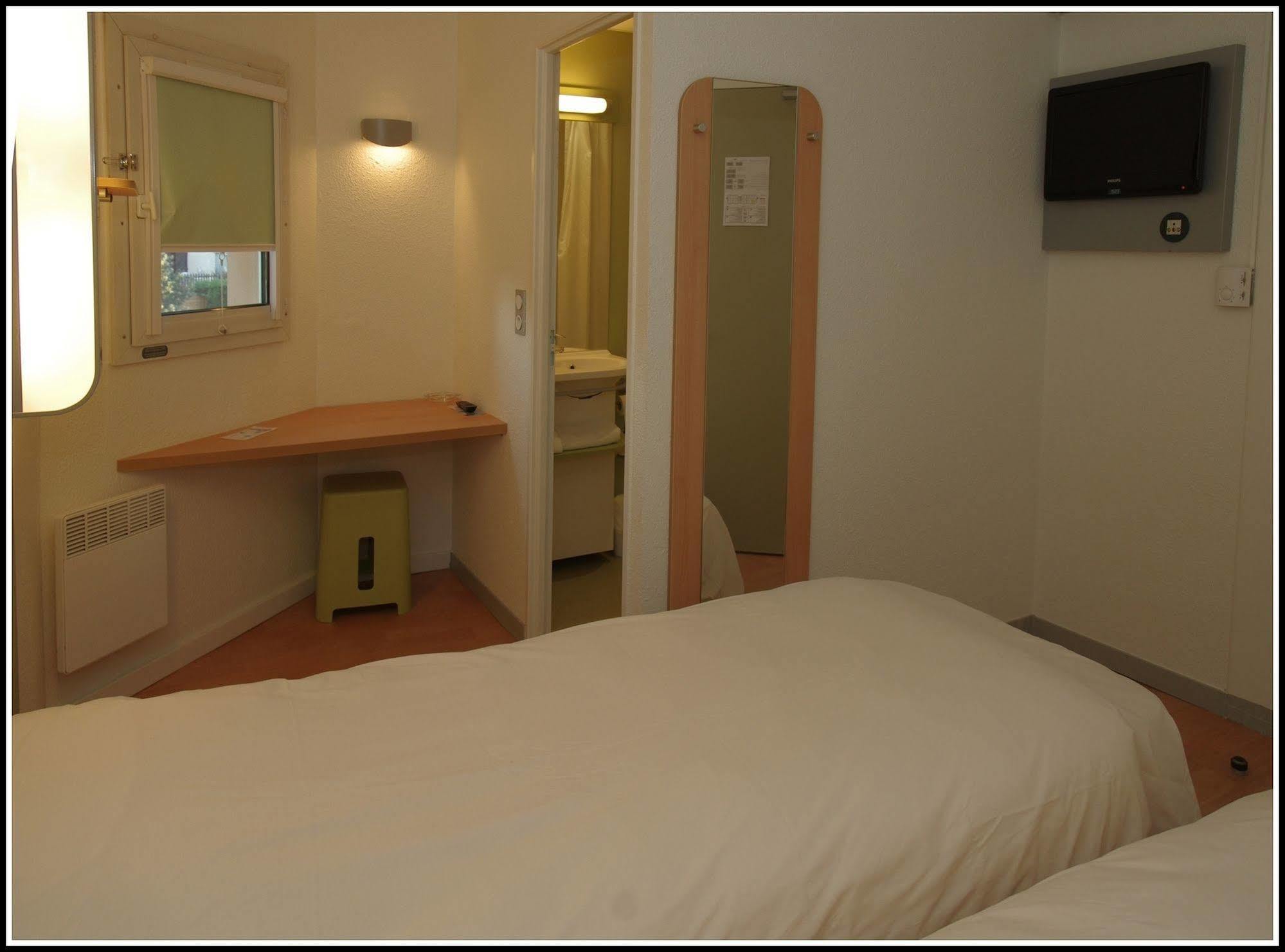 Ibis Budget Lyon Sud St Genis Laval Hotel Saint-Genis-Laval Exterior foto